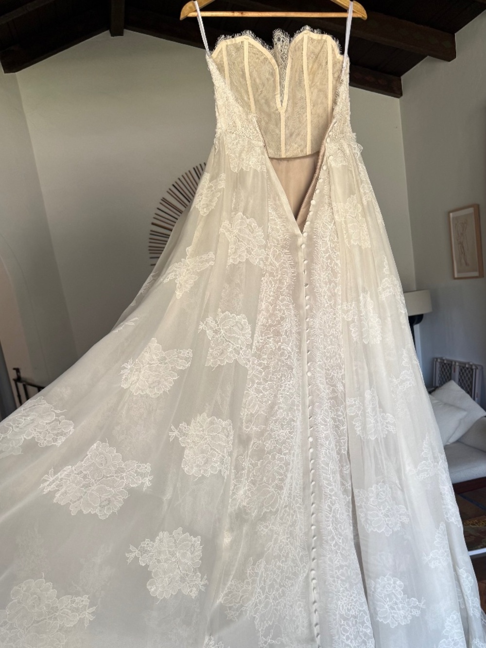 Wedding Dress - Picture 5 of 15